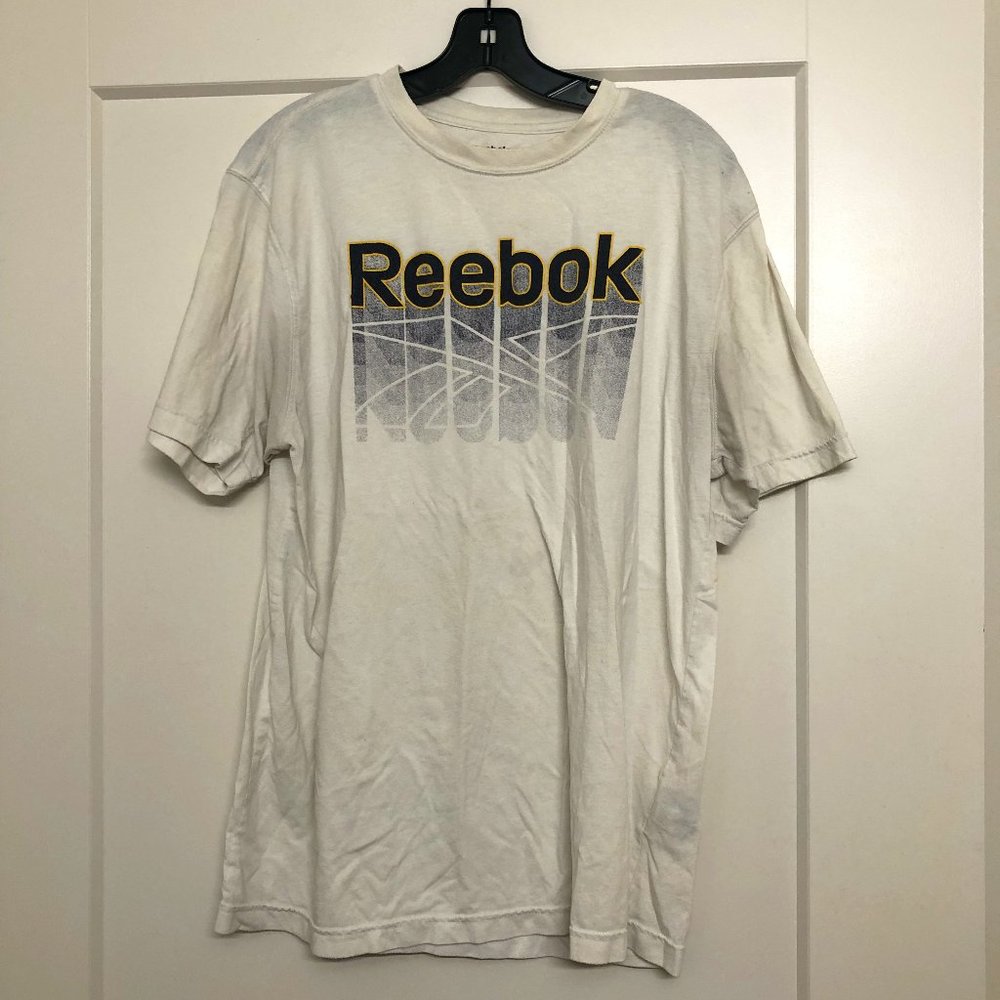 🌟LAST CALL! Reebok T-Shirt (Large)